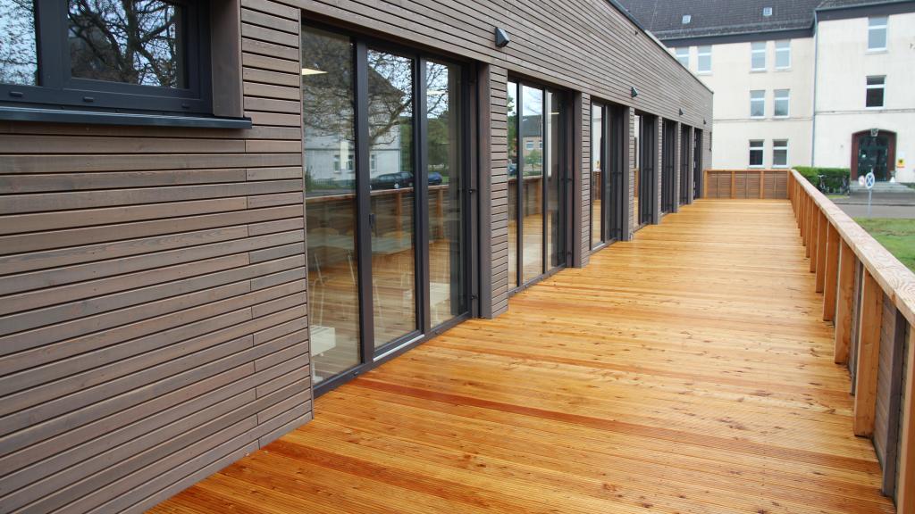 Wooden terrace with balcony from the modular serving area Euskirchen